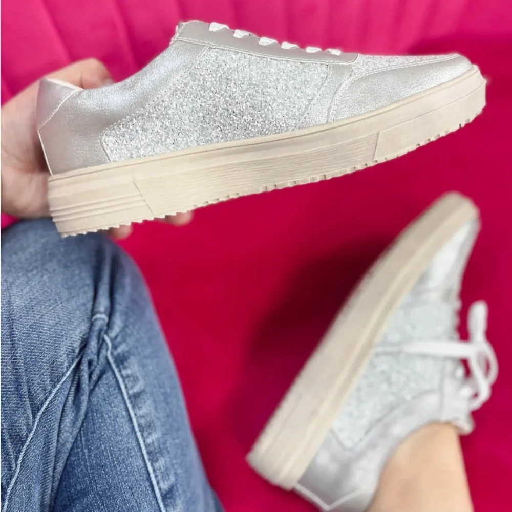 🩶NIB🤍 Silver RAD - Picture 4 of 5